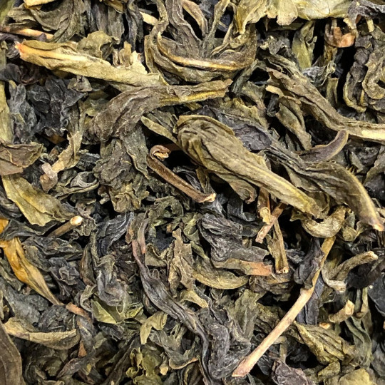 Assemblage du thé "Oolong Zhong Bao Zho", un thé vert d'exception