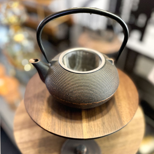 Théière en fonte pour un tea time en solo ou à deux
