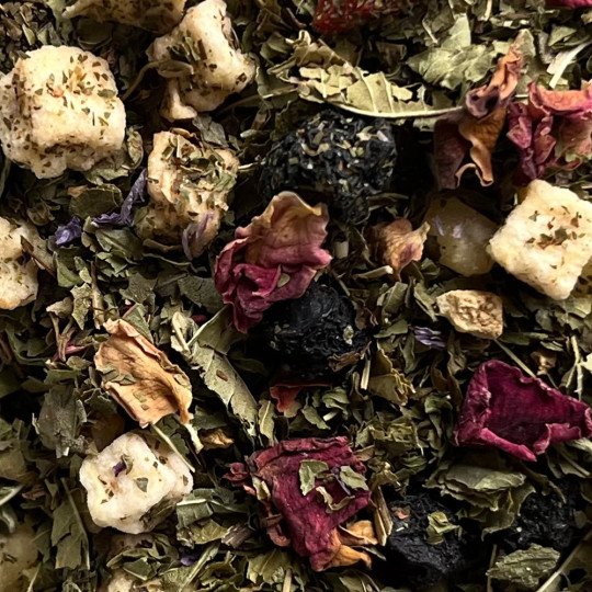 Assemblage tisane du soir : gingembre confit, verveine, menthe, mauve