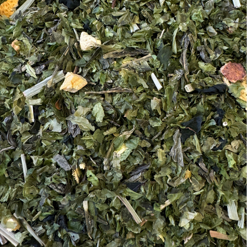 Thé vert aux algues en vrac avec des écorces de citron