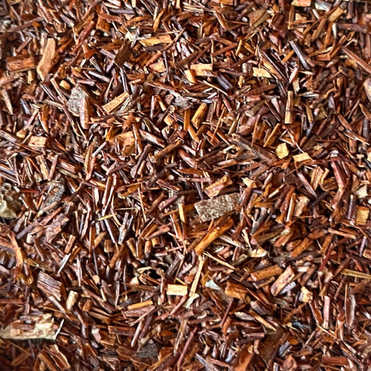 Assemblage de "Pain d'Épices", un rooïbos aux épices de Noël