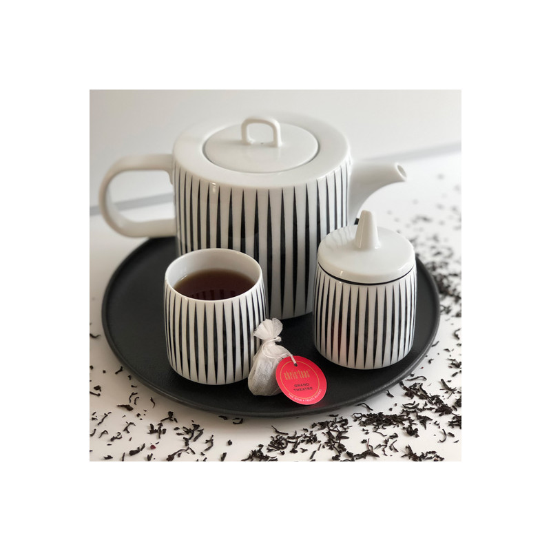 Service à thé avec du thé noir aux fruits rouges Grand Théâtre Chris'teas