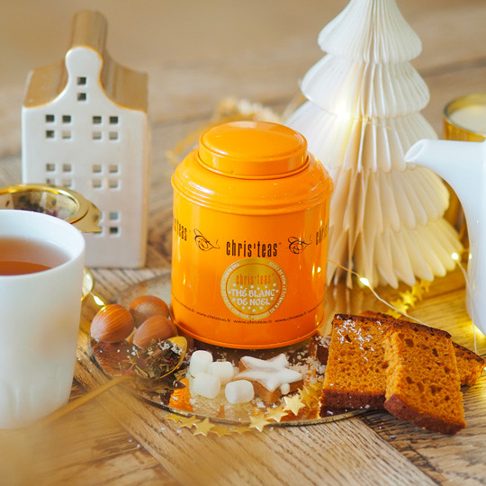 Thé blanc de Noël, un thé à la fleur de cerisier, coco et pousse de bambou