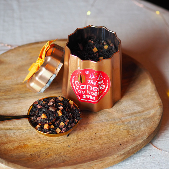 Thé au Canelé de Noël dans son iconique boite cuivre, en forme de canelé de Bordeaux