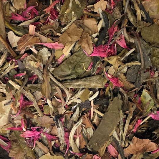 Assemblage vrac du thé blanc de Noël, un thé à la fleur de cerisier, coco et pousse de bambou
