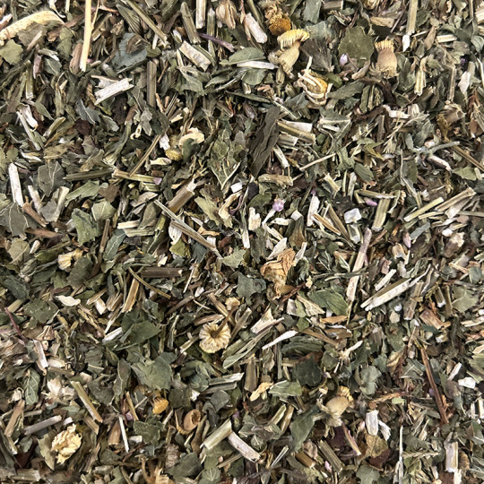 Assemblage du thé en vrac "Before sleeping" : une tisane à la camomille, menthe et fleurs d'oranger