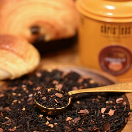 Assemblage :  thé noir, fèves de cacao et vanille