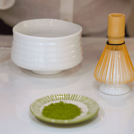 Bol, spatule et fouet, les incontournables pour préparer sa boisson au matcha