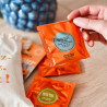 Ce joli pochon en coton contient une sélection de 16 sachets de thés verts et une infusion ayurvédique BIO