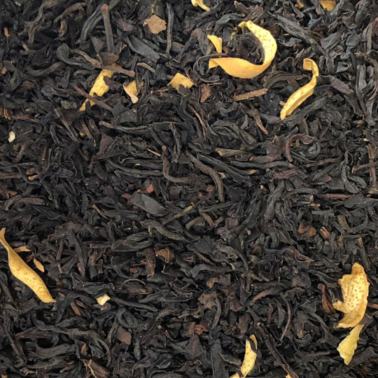 Assemblage du thé en vrac "Classique Orange douce", un thé noir et écorces d'orange douce