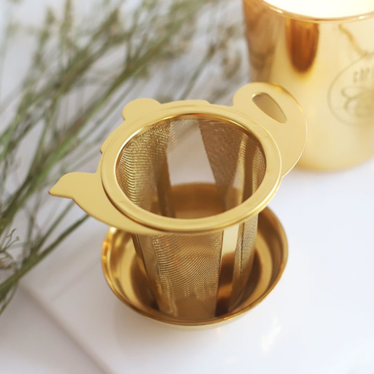 L'accessoire indispensable pour déguster son thé : l'infuseur passoire doré - Maison Chris'teas Bordeaux