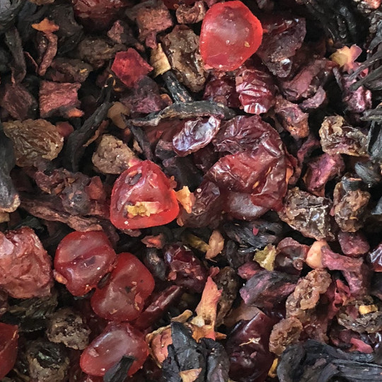 Assemblage de l'eau de fruit Dolce Vita. Aromatisée à l'hibiscus